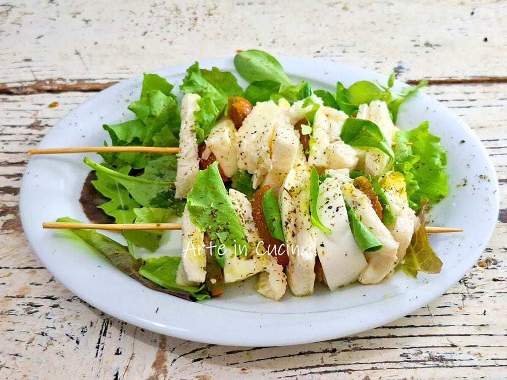 CAPRESE SPIESJES met Toast Antipasto in 5 minuten
