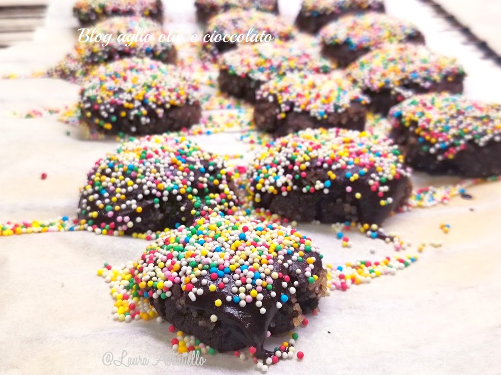Carnavalkoekjes die iedereen gek maken zacht en romig binnen vijf minuten klaar zonder rusten direct gebakken moeilijk te weerstaan