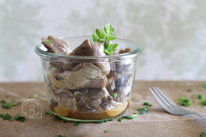 Champignons in glazen pot