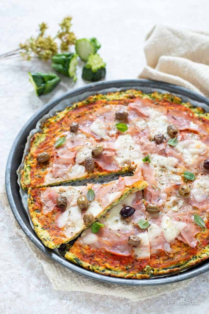 courgettepizza met ham en provolone
