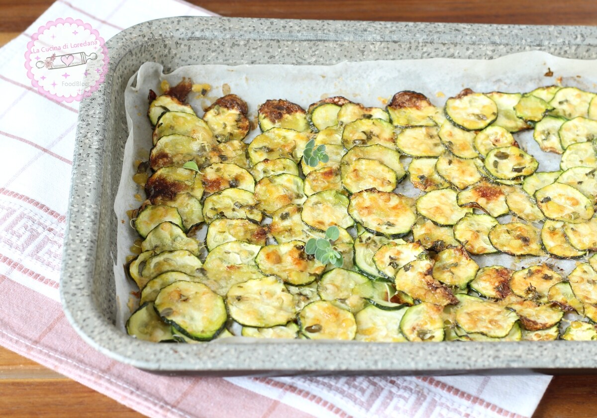 COURGETTES UIT DE OVEN MET PARMEZAAN 2 ingrediënten voor de lekkerste courgettes die je ooit hebt geproefd