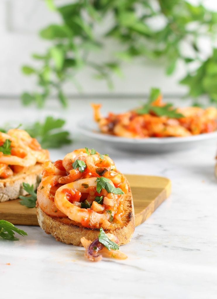 Crostini met Inktvis en Tomaat