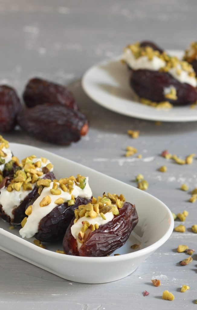Dadels gevuld met gorgonzola en pistachenoten
