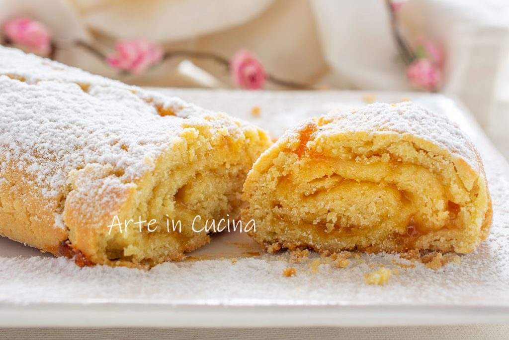 Deegrol zonder boter met jam