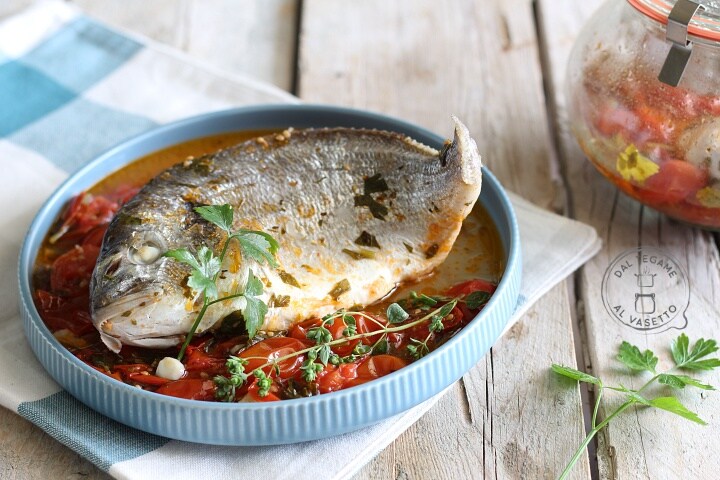 Dorade op gekke water in pot koken