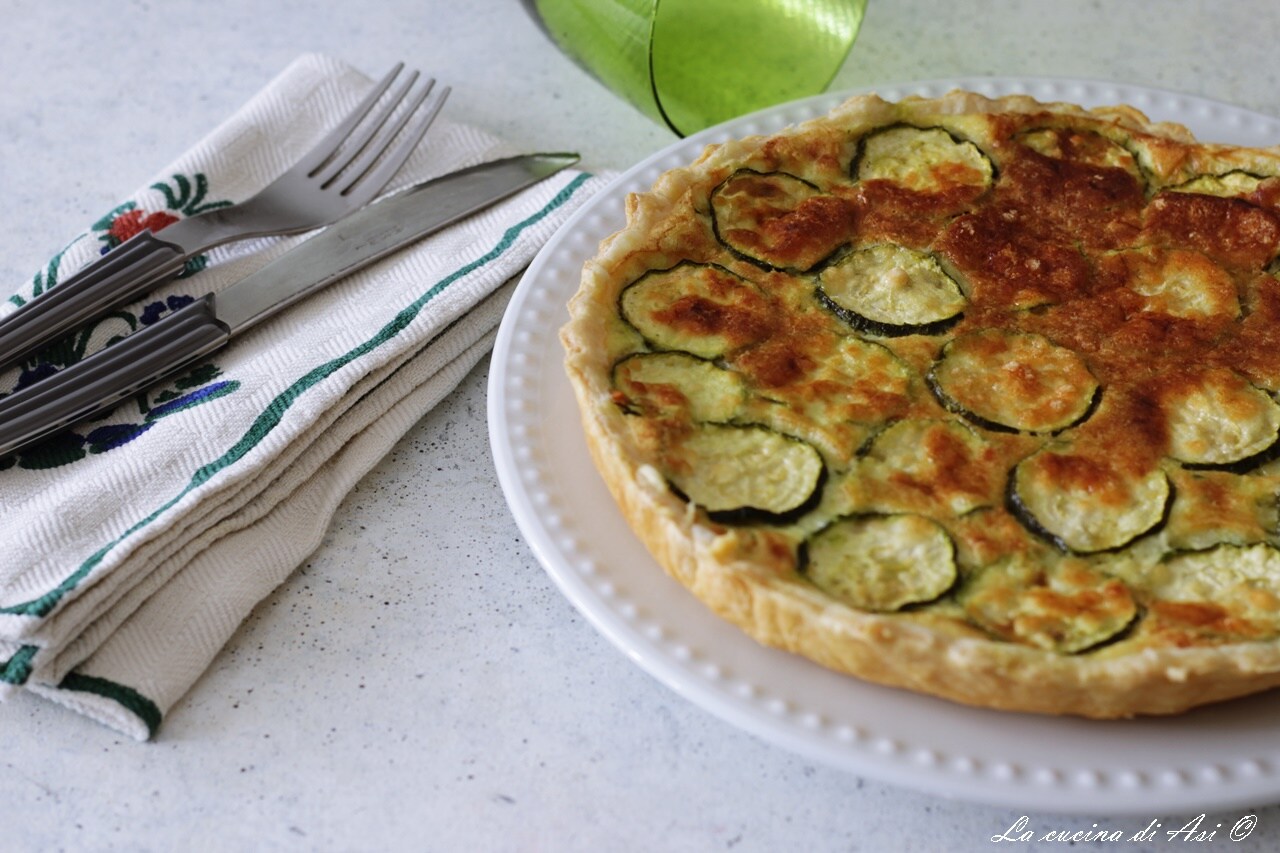 EENVOUDIGE TAART MET COURGETTE EN MUNT