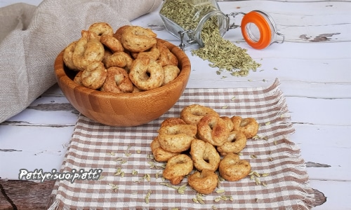 Taralli met witte wijn en venkelzaad