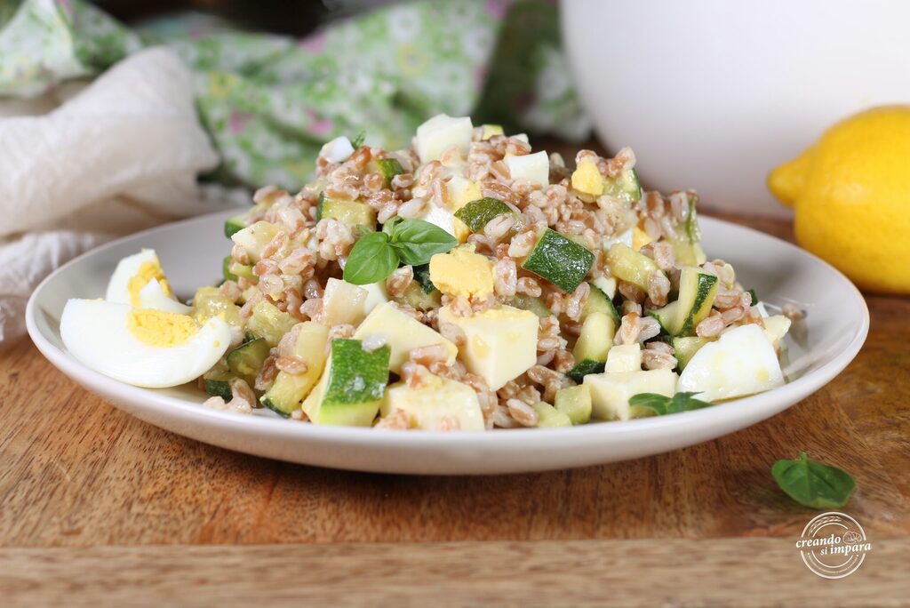 farrosalade met courgettes en mozzarella