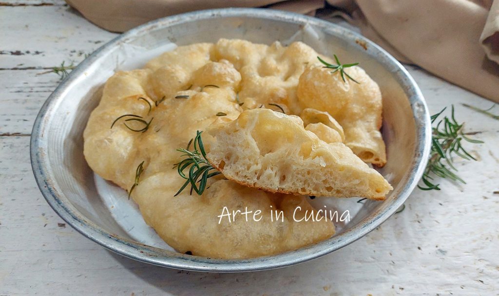 FOCACCIA in de RUOTO wit met rozemarijn