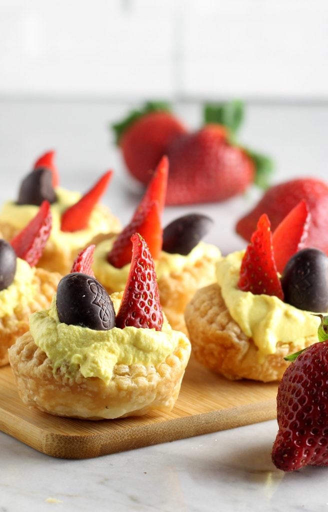 Bladerdeegbakjes met kurkuma room