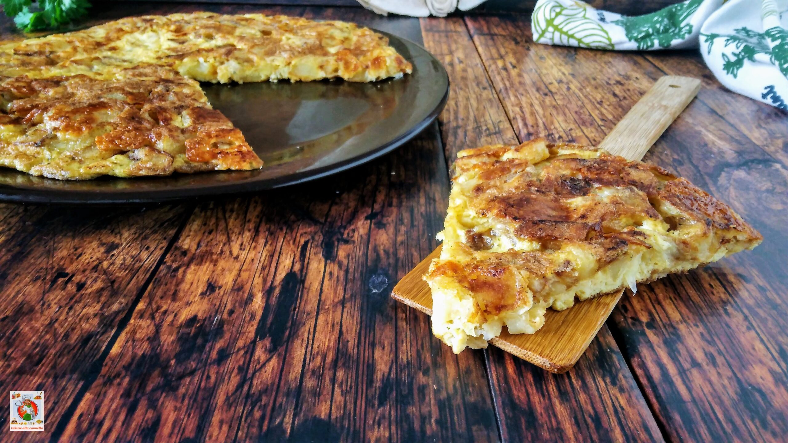 Frittata met aardappelen en scamorza: het heerlijke recept voor een snelle lunch of diner