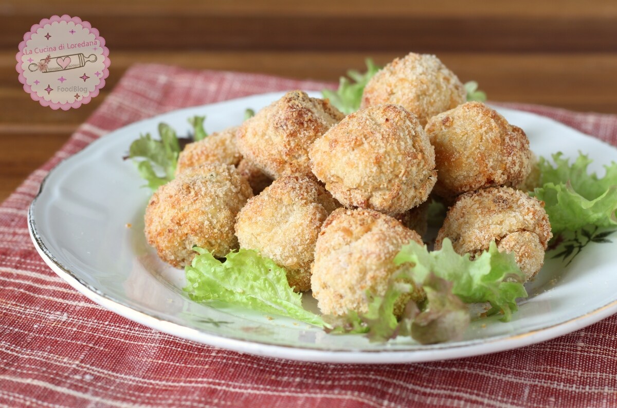 GEBAKKEN KIPBALLETTJES de krokante en smaakvolle balletjes