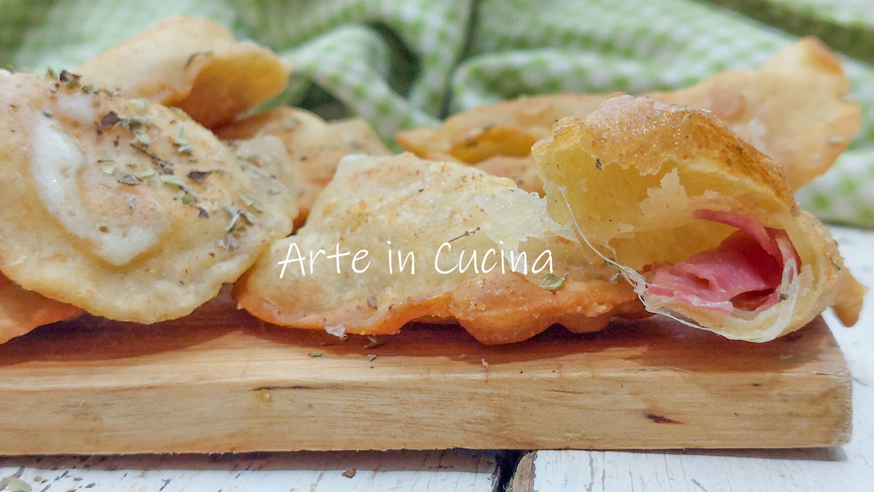 GEFRITUURDE RAVIOLI met HAM