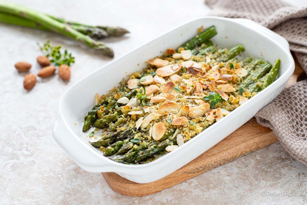 Gegratineerde asperges met amandelen