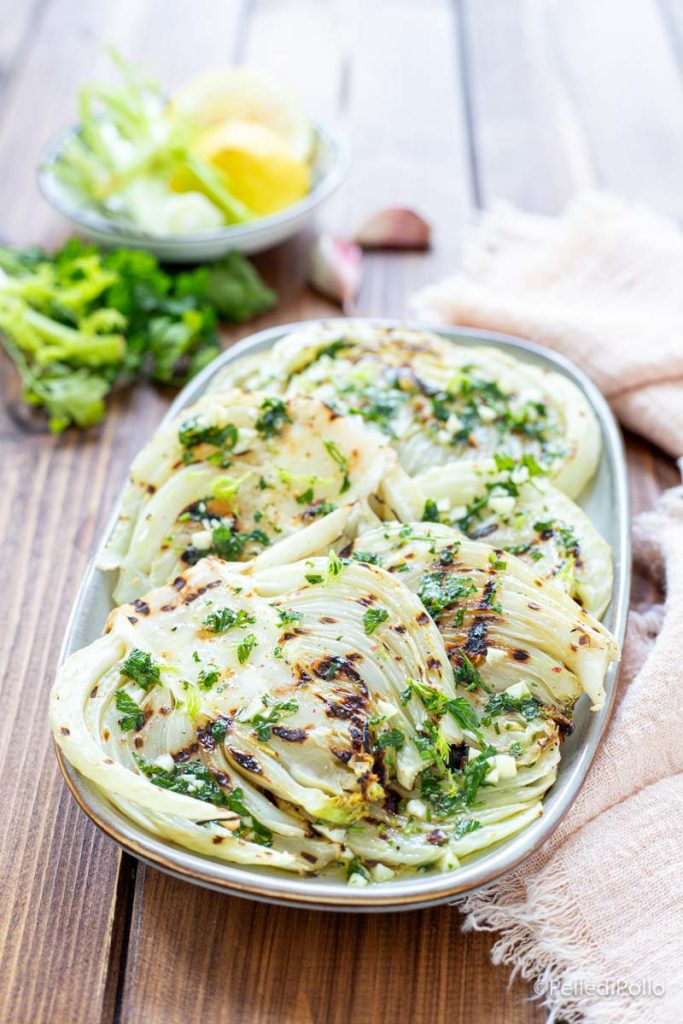 gegrilde venkel met knoflook en peterselie