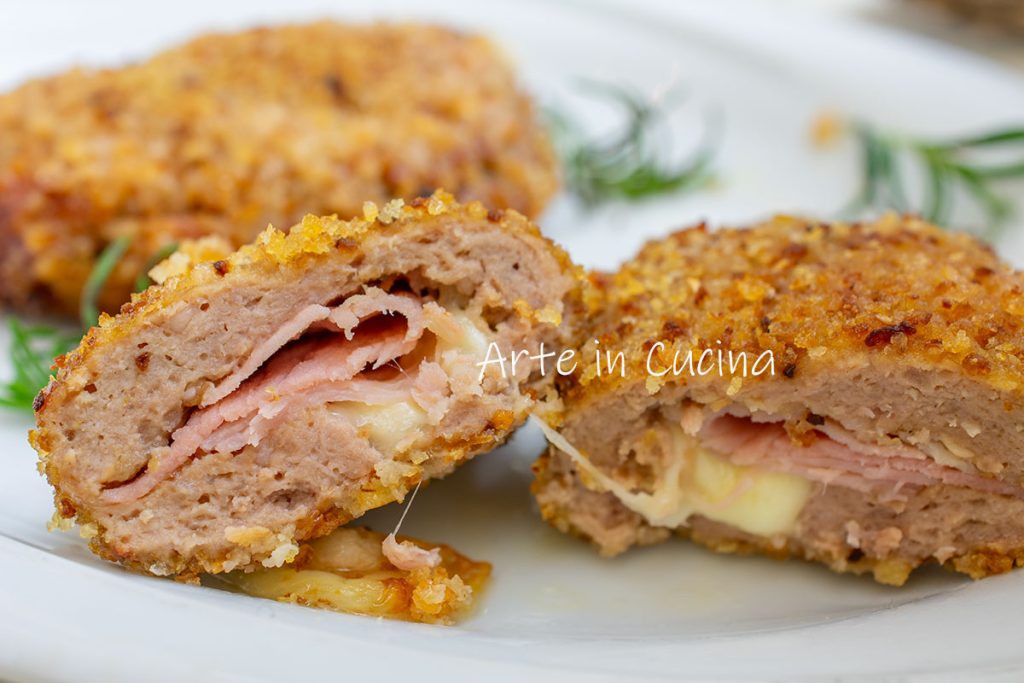 Gehaktmezzelune gevuld met ham