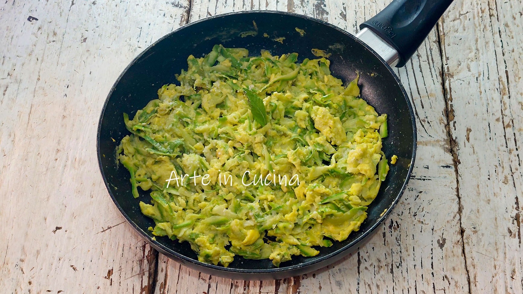 GESCRAMBELDE EIEREN en COURGETTES