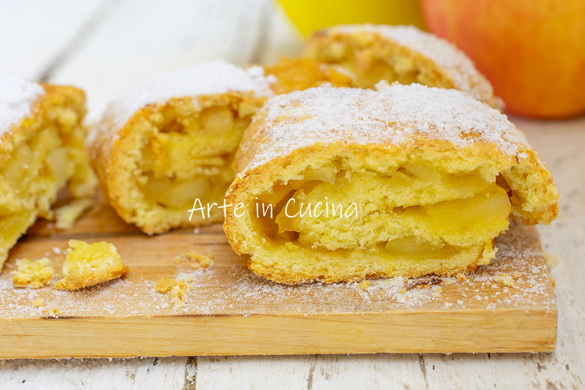 Opgerolde appeltaart met jam