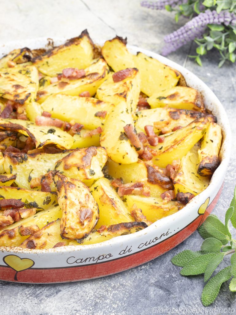 geroosterde aardappelen met peterselie, salie en spek