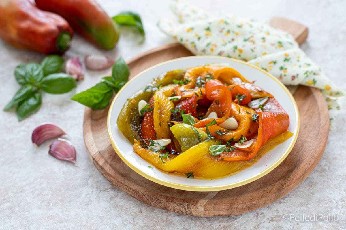 Geroosterde paprika’s met kruiden en knoflook