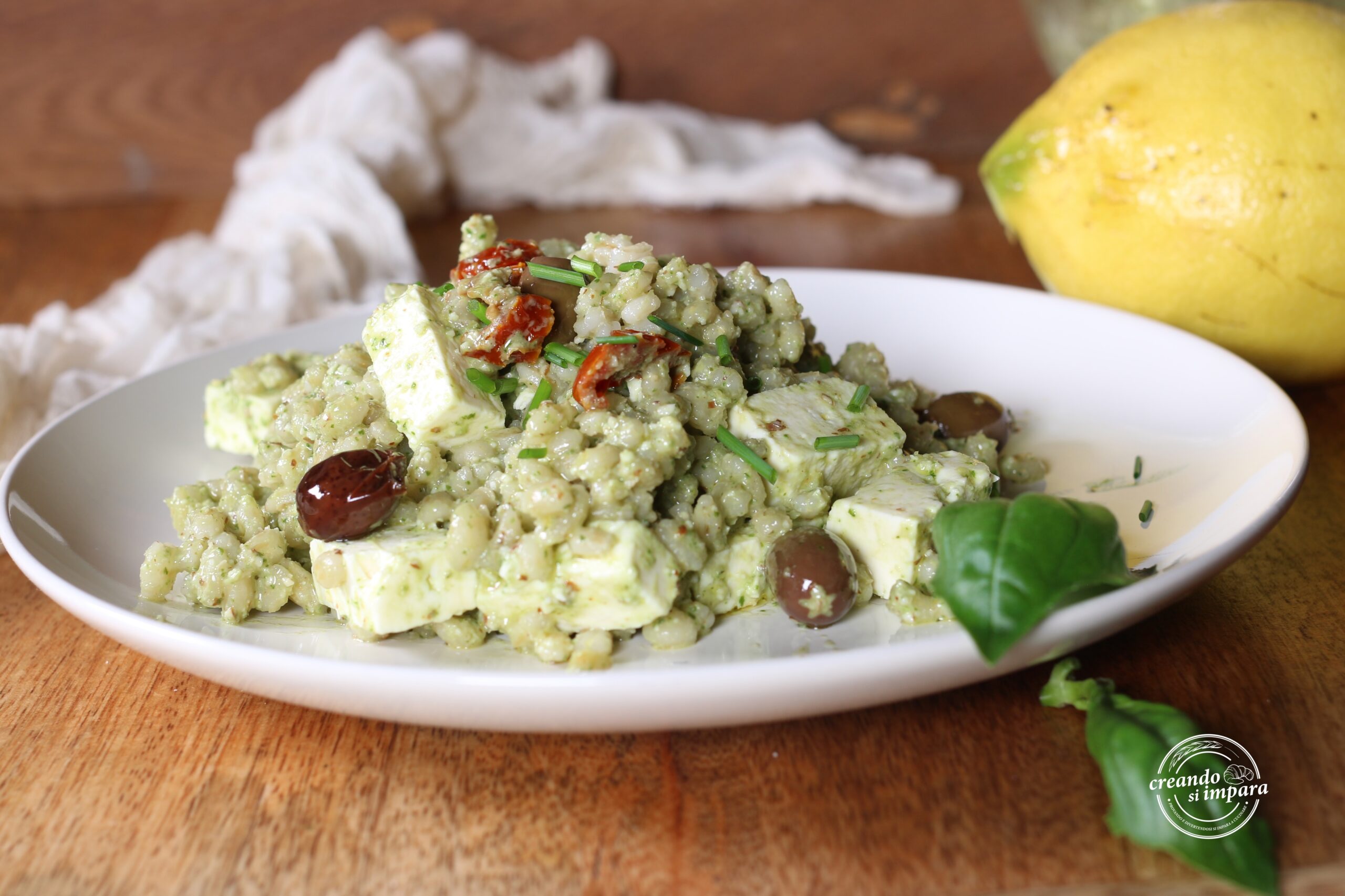 Gerstesalade met pesto en feta