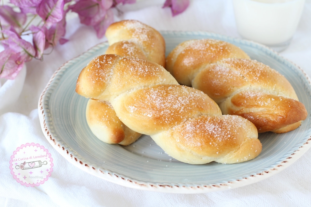 GEVLOCHTEN BROODJES MET SUIKER het recept voor de superzachte brioche