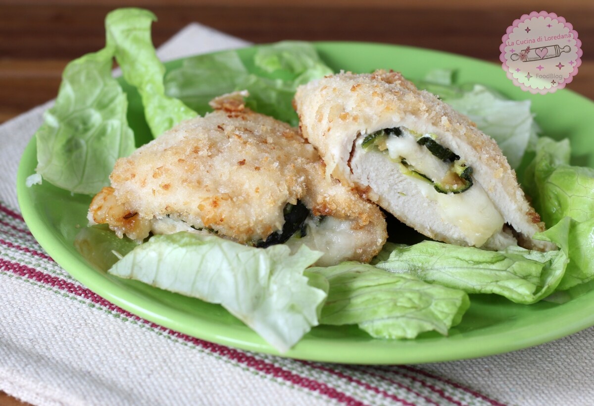 GEVULDE KIPKOTELETTEN MET COURGETTES het smakelijke en heerlijke hoofdgerecht