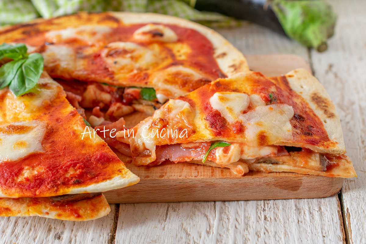 Piadipizza gevuld met aubergines alla parmigiana