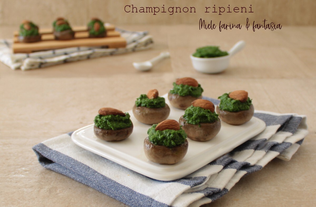 Gevulde champignons met peterseliewroom en amandelen