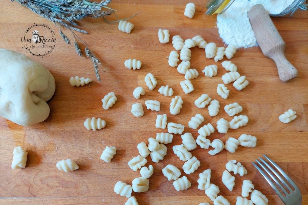 gnocchetti water en bloem omslag
