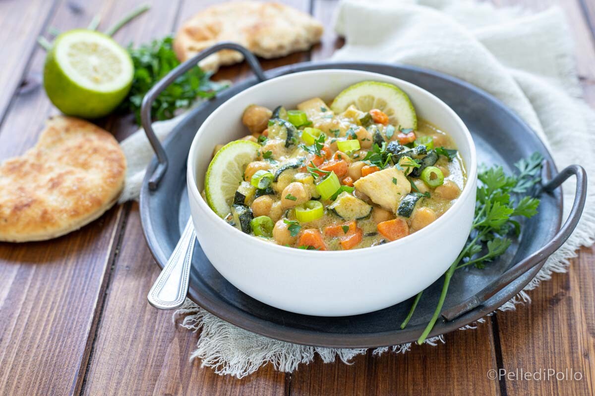 Groene curry met kikkererwten en groenten