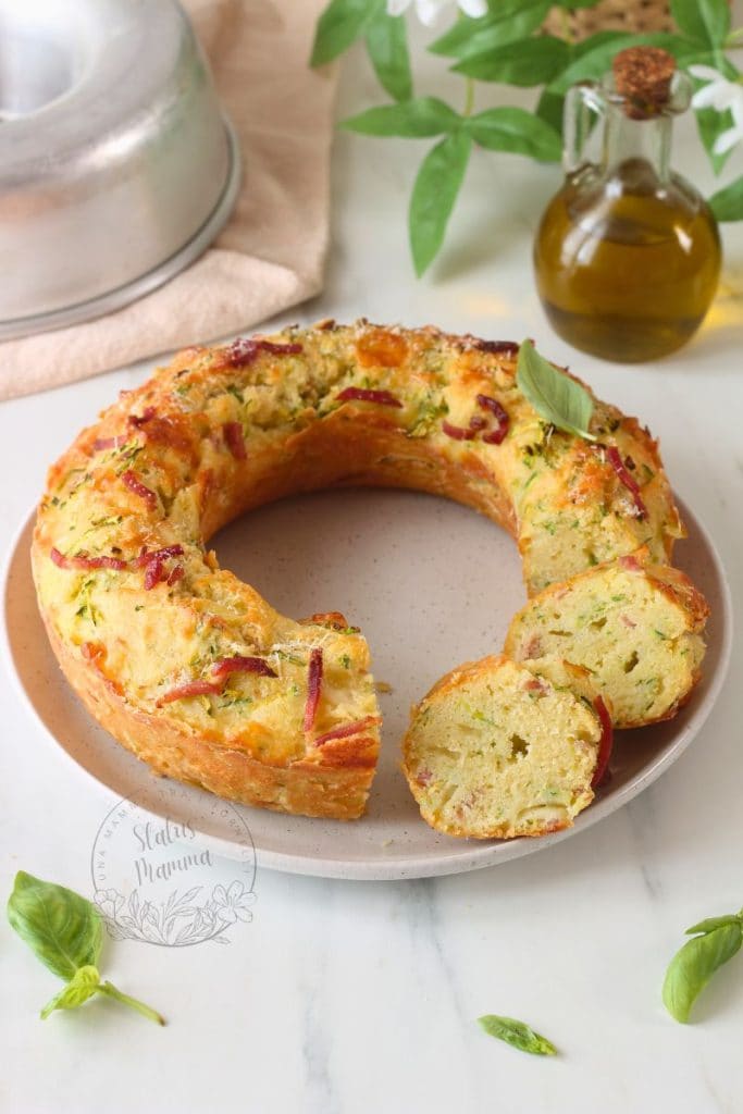 hartige tulband met geraspte courgette en spek