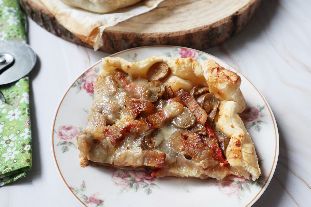 Hartige taart met perlina-aubergine en spek