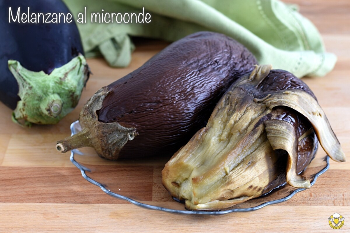 Hoe aubergines in de magnetron te koken
