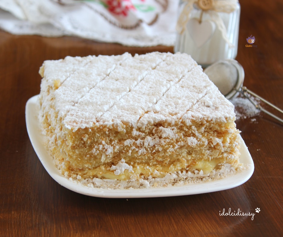 Millefeuille met banketbakkersroom en chocoladedruppels