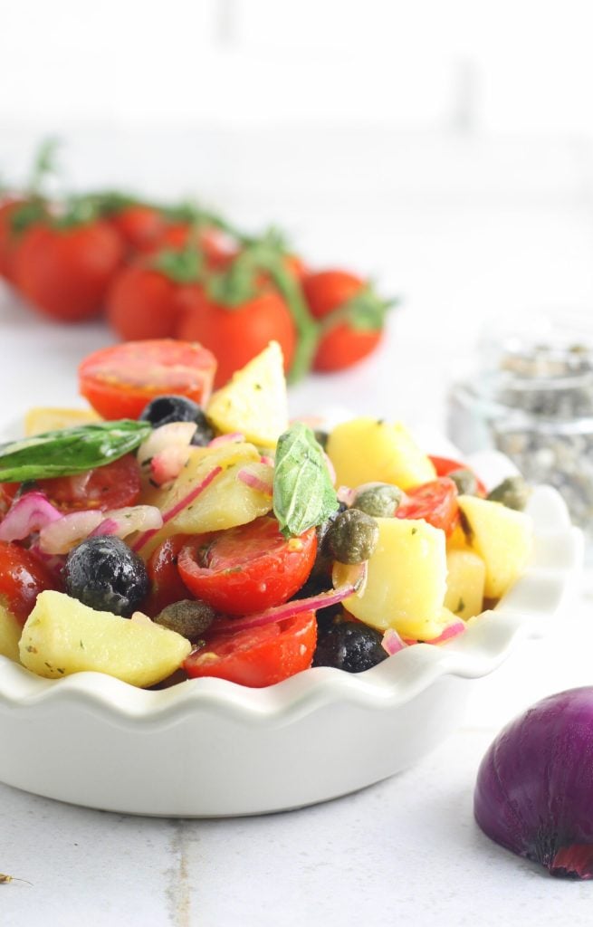 Pantesca Salade met aardappelen tomaten en uien