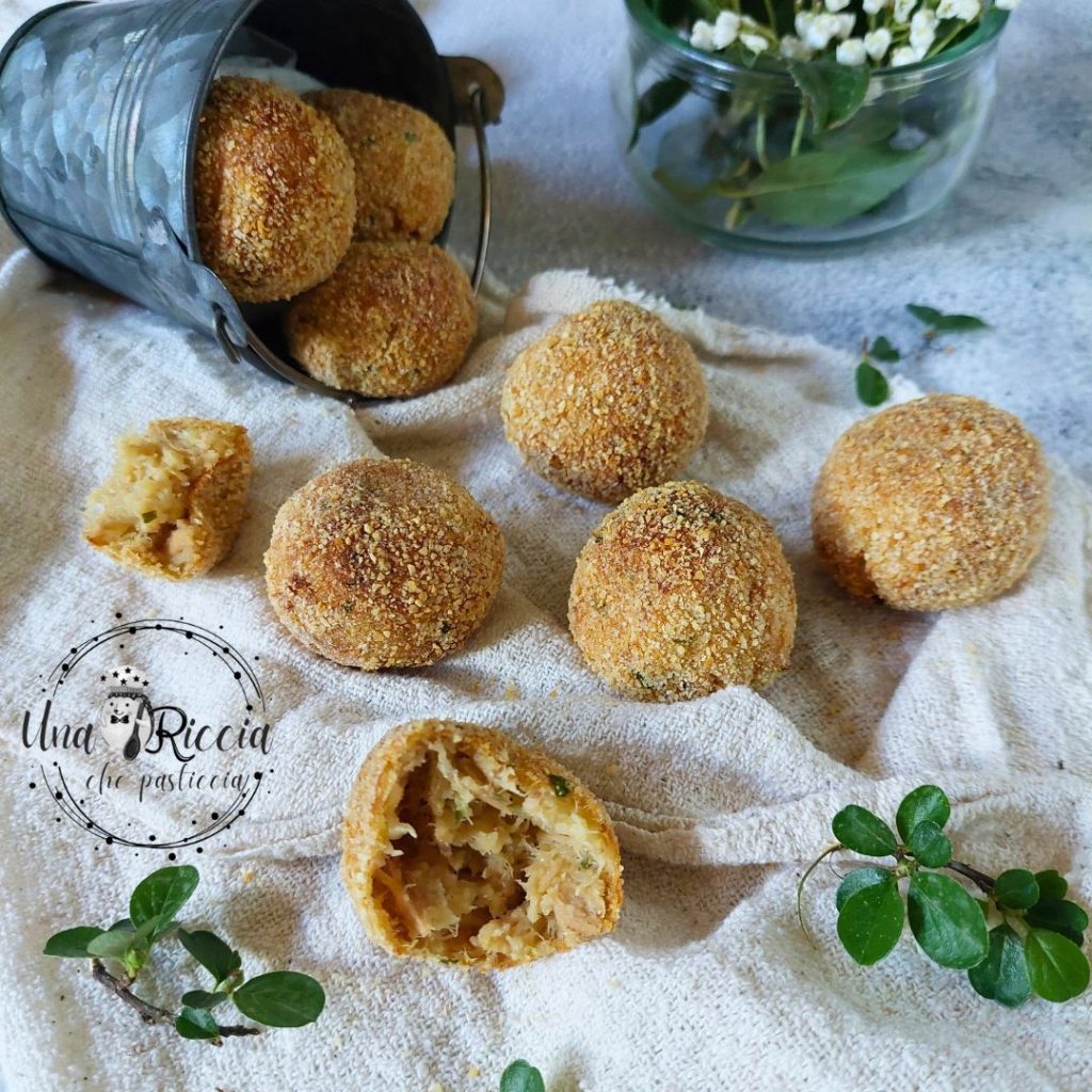 insta-tonijn-en-aardappelballetjes-heteluchtfriteuse