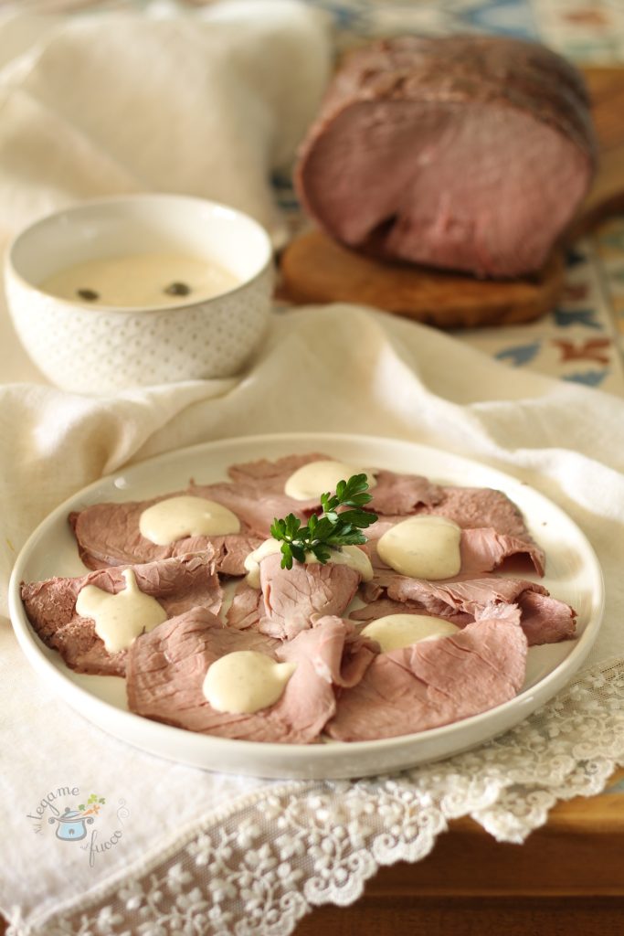 recept om kalfsvlees tonnato op lage temperatuur te maken met de slowcooker vacuüm