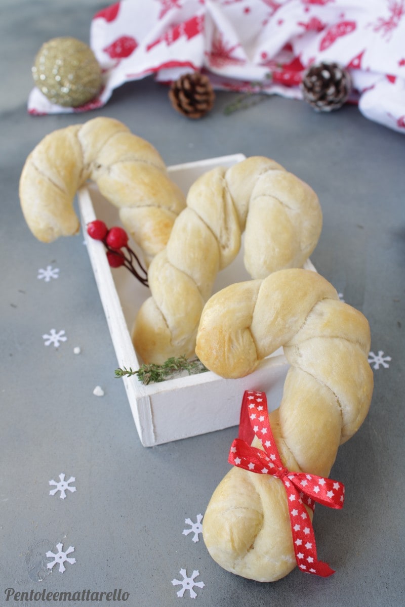 Kerstboomjes van brood