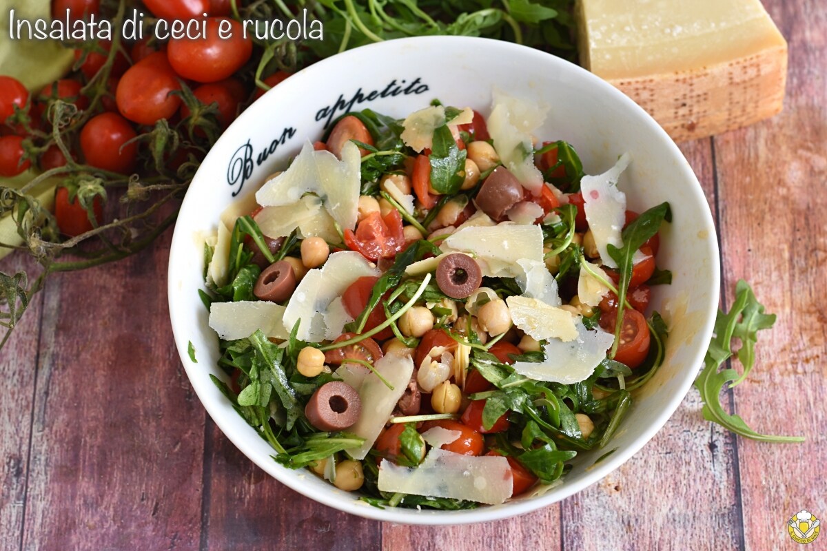 Kikkererwt en rucola salade