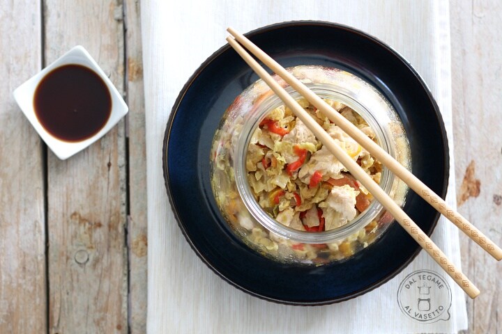 Oosters kip in weckpot