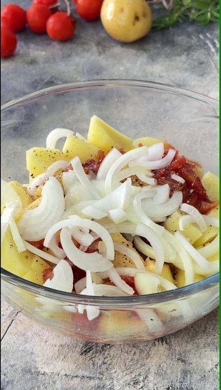 kip met aardappelen uit de oven