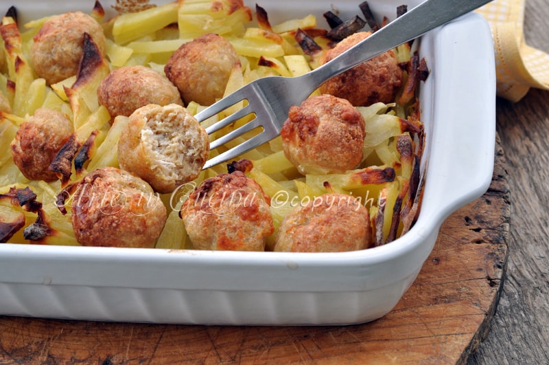 Kipballen met aardappelen snel uit de oven