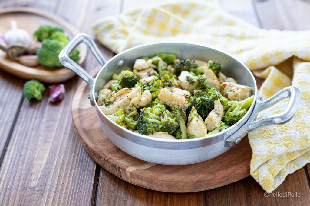 kipfilet met broccoli in de pan