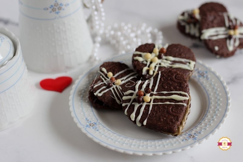 Gevulde zandkoekjes harten
