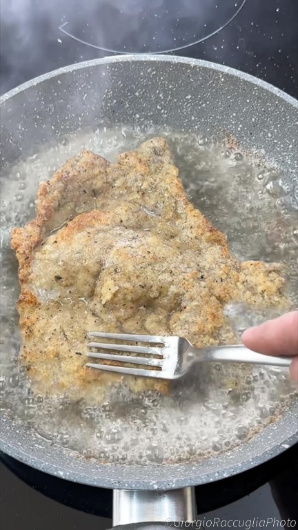 koteletten met vlees op pizzaiola-wijze