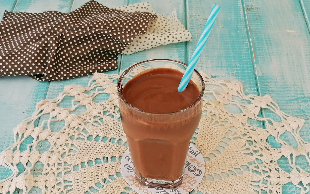 KOUDE CHOCOLADEMELK OM TE DRINKEN