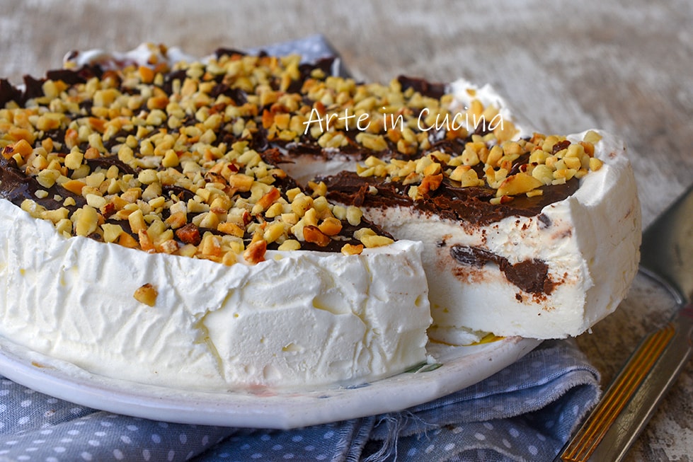 Koude krokante taart met Nutella snel