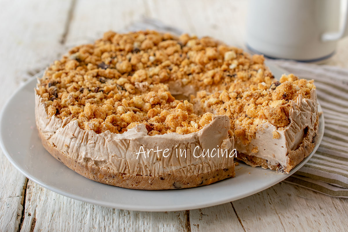 Koude kruimeltaart met koffie en chocoladestukjes