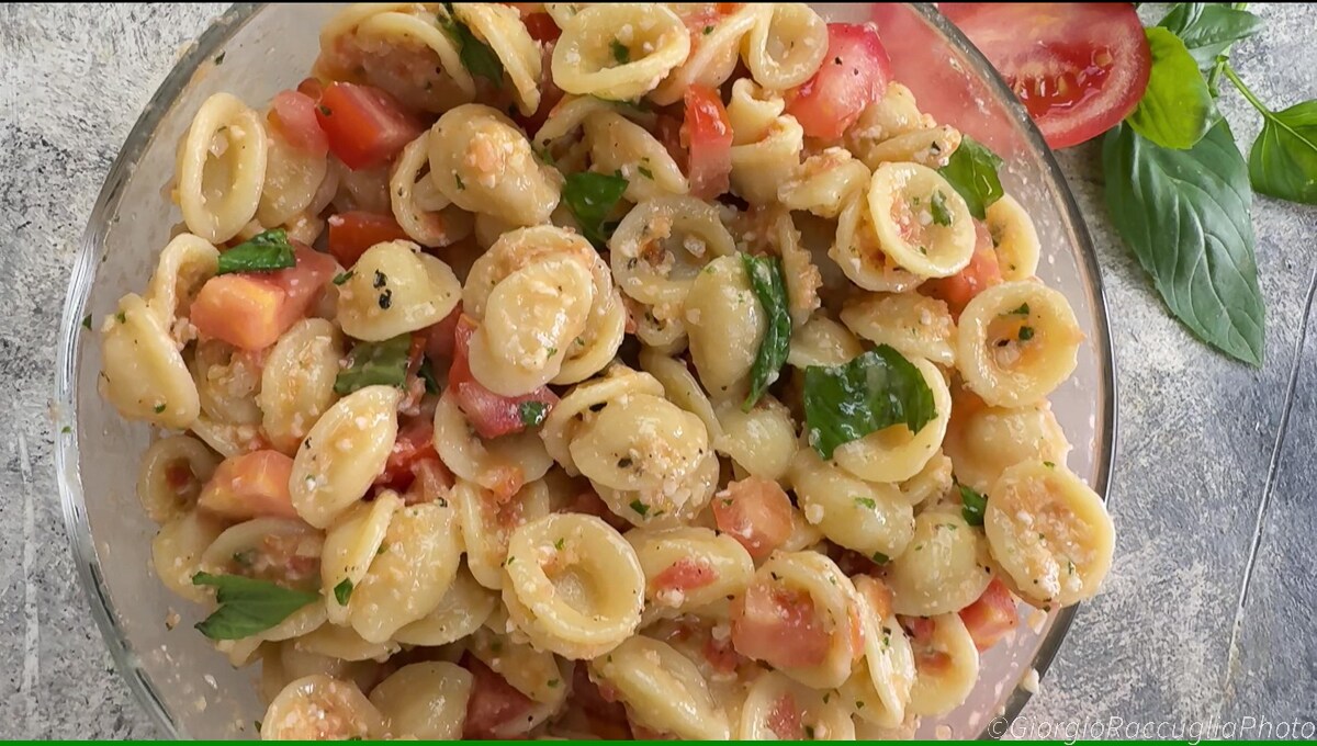 Koude pasta met trapanese-pesto
